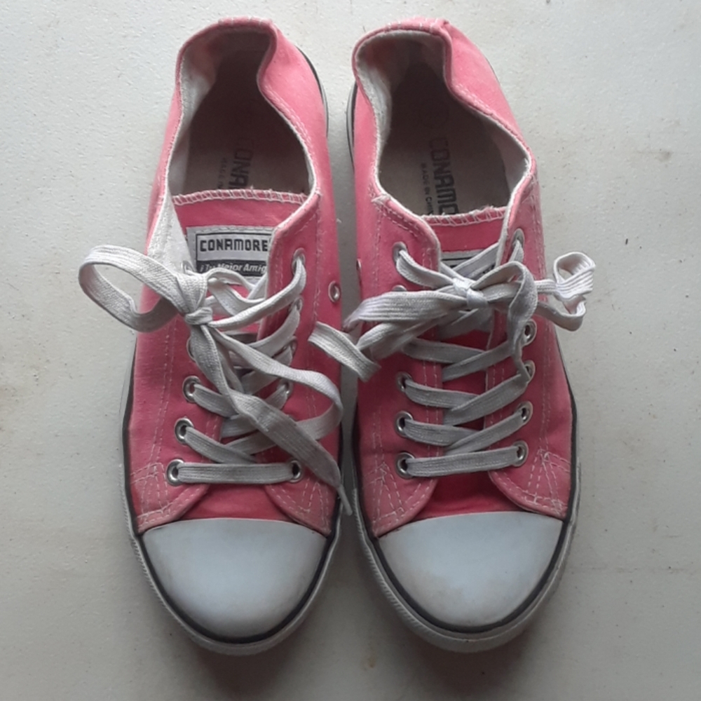 Conamore Size 7 Pink Sneaks